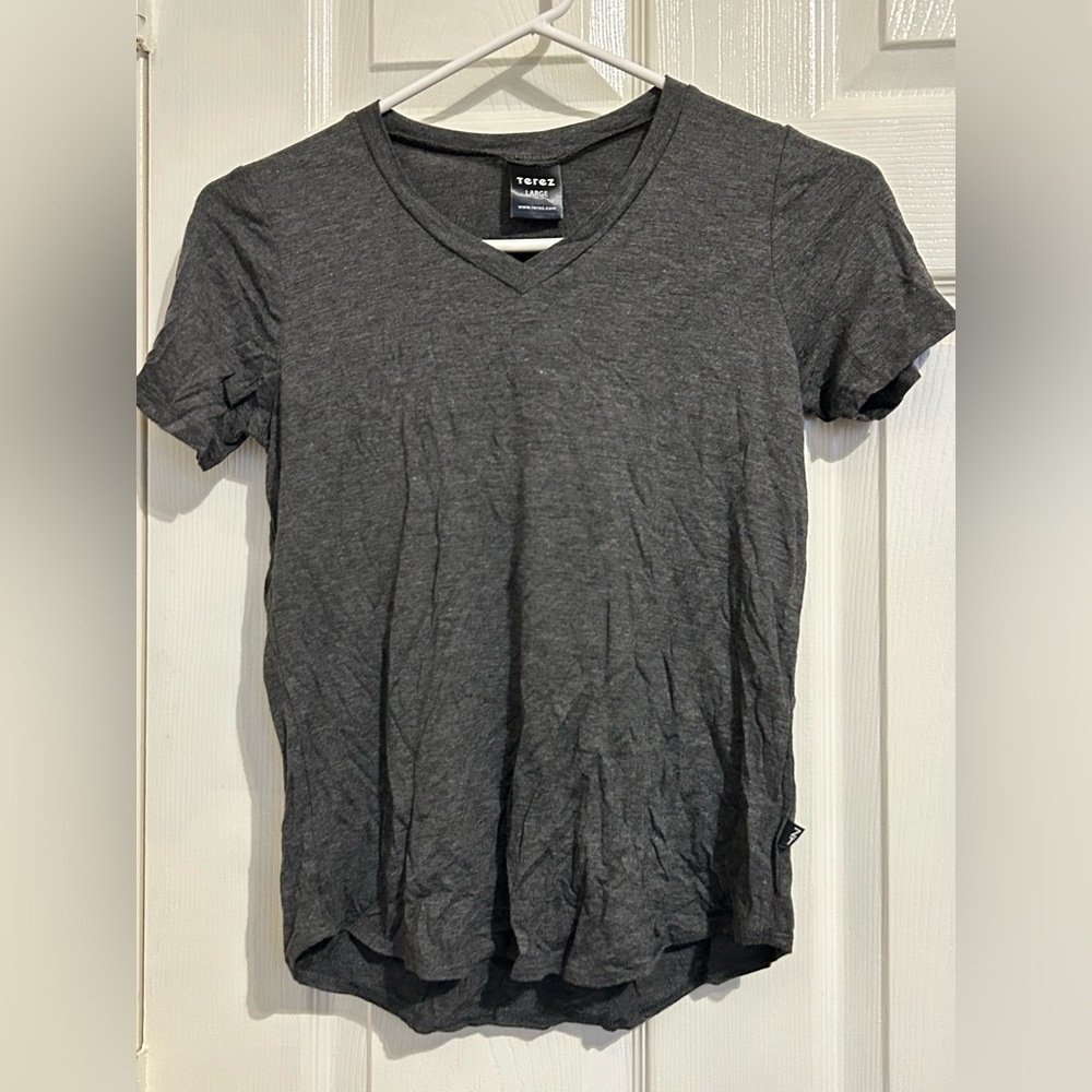 Terez short sleeve dark heather gray basic v neck  Tee. Girls large NWT